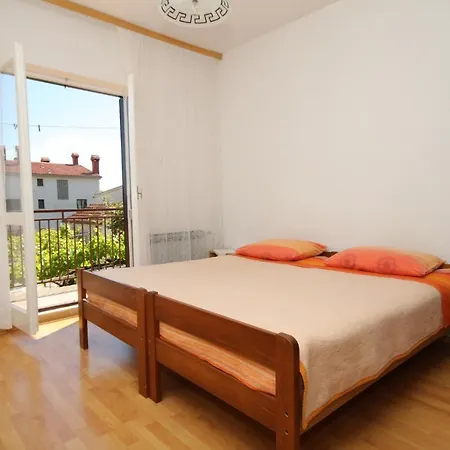 Daire Apartments With Parking Space Pula - 7647 Pula