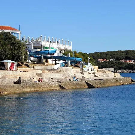 Apartments With A Parking Space Pula - 7647 Pula