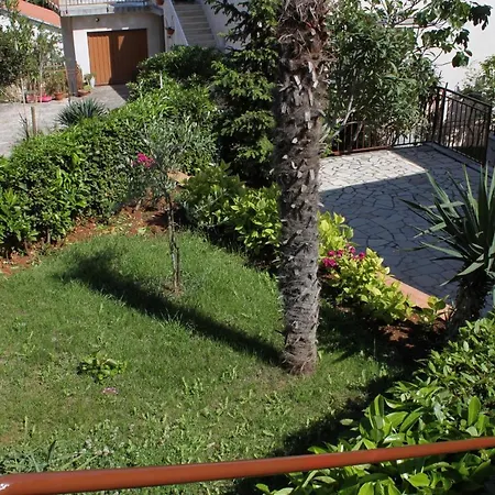 Apartments With A Parking Space Pula - 7647 Pula
