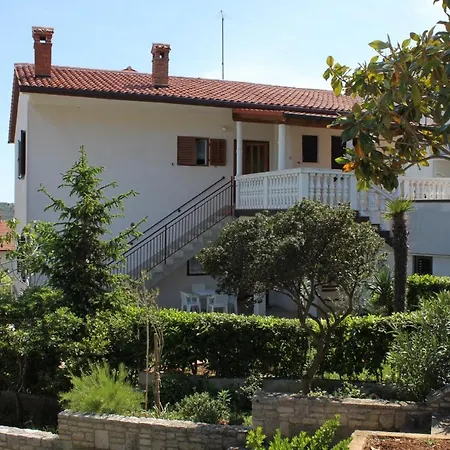 Apartments With Parking Space Pula - 7647 *