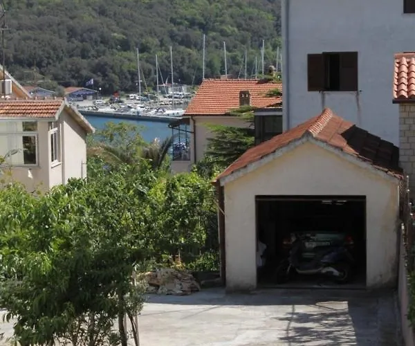 Apartments With Parking Space Pula - 7647 Pula