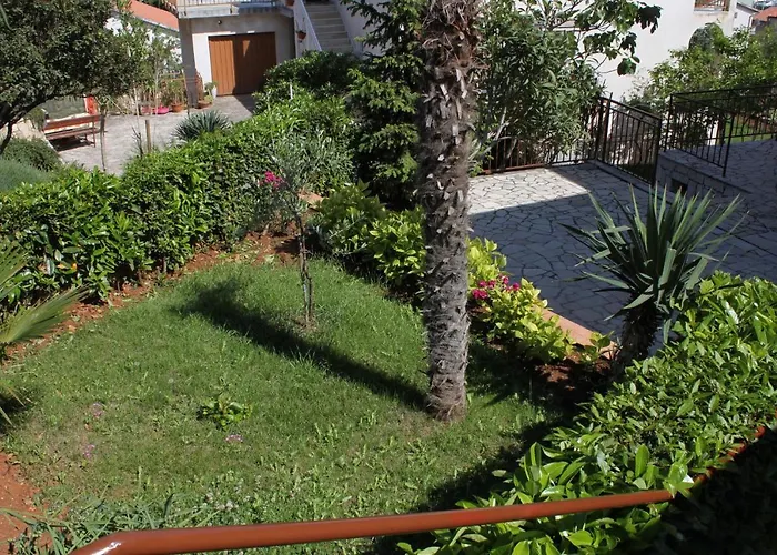 Apartments With Parking Space Pula - 7647 Pula