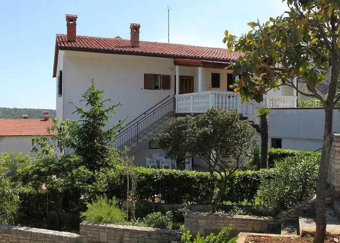 Apartments With Parking Space Pula - 7647 *