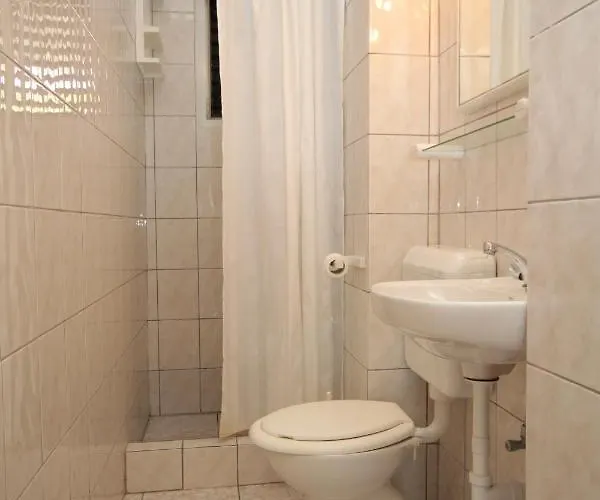 Apartments With Parking Space Pula - 7647 * Pula