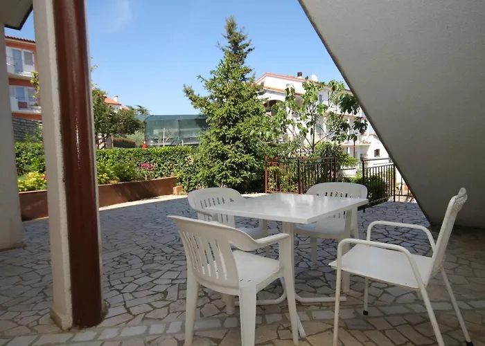 Apartments With Parking Space Pula - 7647 Apartman
