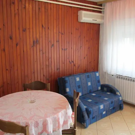 Apartment Apartments With Parking Space Pula - 7647 *