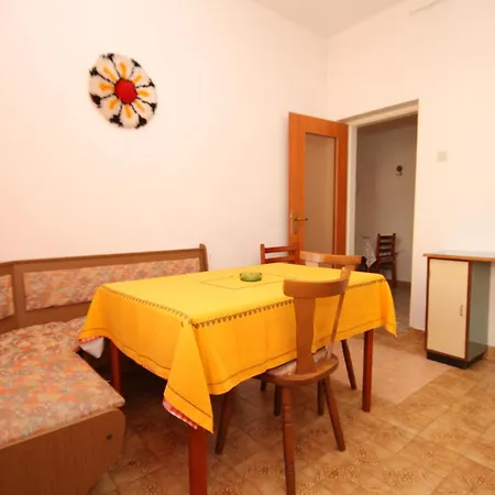 Apartments With Parking Space Pula - 7647 Pula