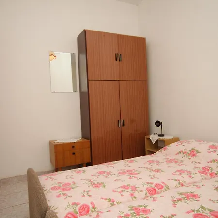 Apartments With Parking Space Pula - 7647 Apartment Pula